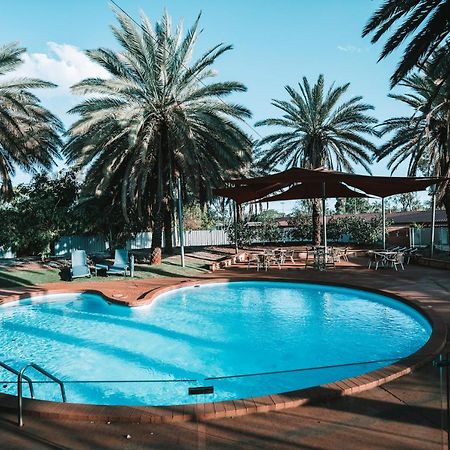 Seasons Hotel Newman Exterior foto